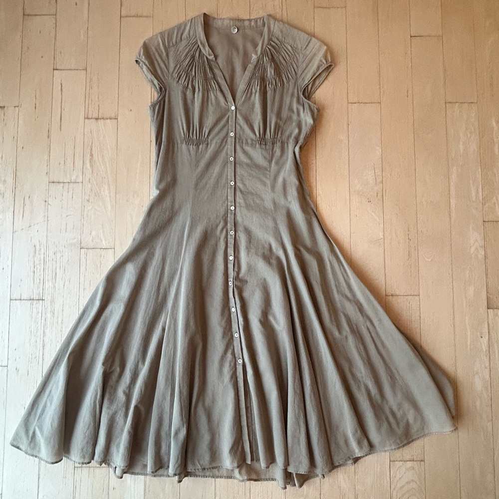 Margaret O’Leary 100% Cotton Button Down Smocked Midi Dress in Beige Size Small - Picture 3 of 16